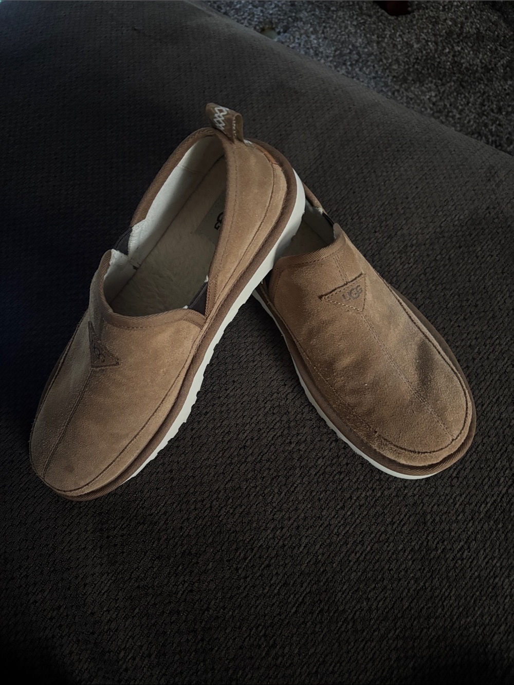 UGG Romeo Slip-on Men’s Slipper